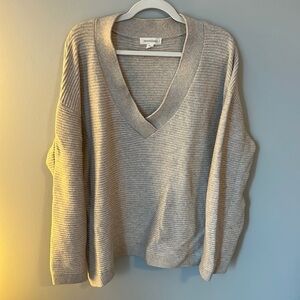 Treasure & Bond V-Neck Sweater / Size XL